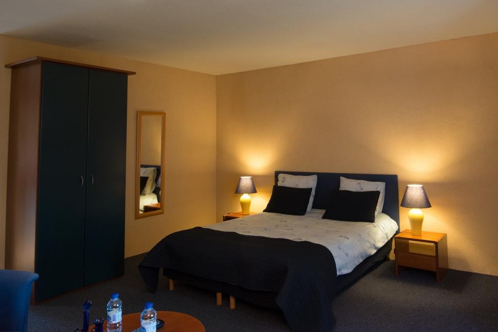 Charme Hotel La Dominotte Demigny Habitación foto